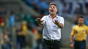 Treinador ocupa o lugar de Roger Machado na Arena