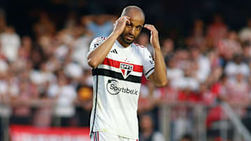 Estrela do time do São Paulo, Lucas Moura é dúvida para o Choque-Rei deste domingo, 4 