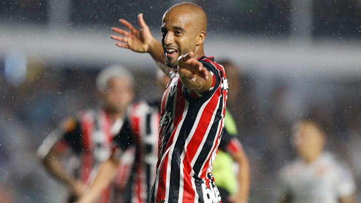 Lucas Moura é um dos desfalques do São Paulo para o duelo contra o Vasco Lucas Moura é um dos desfalques do São Paulo para o duelo contra o Vasco