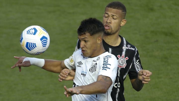Santos e Corinthians disputam clássico na Neo Química Arena