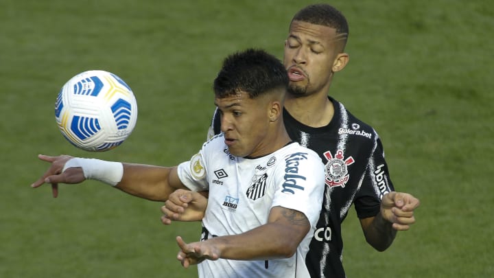 Santos e Corinthians disputam clássico na Neo Química Arena Santos e Corinthians disputam clássico na Neo Química Arena