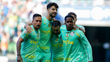 Palmeiras, que vem oscilando defensivamente, volta a campo nesta quarta
