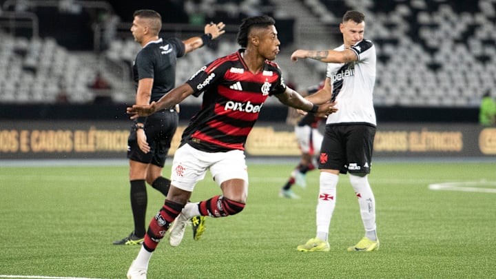 Bruno Henrique marcou o gol decisivo no Nilton Santos