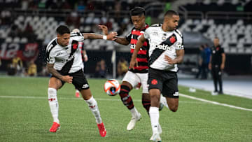Bruno Henrique, mais uma vez, marcou contra um rival local