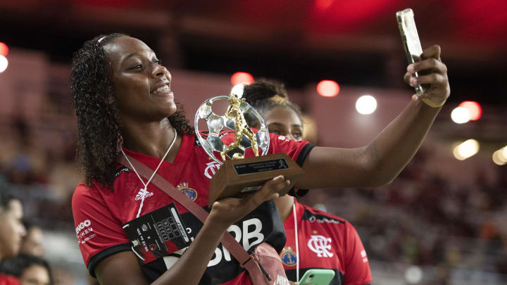 Com muitas novidades, Flamengo e São Paulo encerram a primeira rodada do Brasileirão Feminino 2022 Com muitas novidades, Flamengo e São Paulo encerram a primeira rodada do Brasileirão Feminino 2022