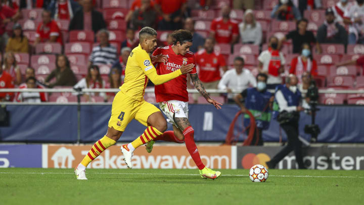 Barcelona e Benfica disputam vaga nas oitavas de final da Champions League. Barcelona e Benfica disputam vaga nas oitavas de final da Champions League.