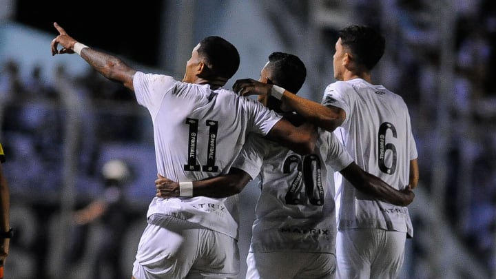O Santos inscreveu nove destaques da Copinha no Campeonato Paulista