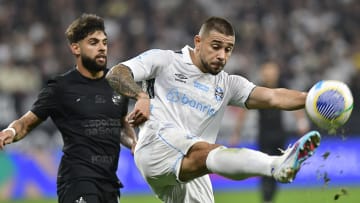 Corinthians e Grêmio fizeram jogo duro na Neo Química Arena