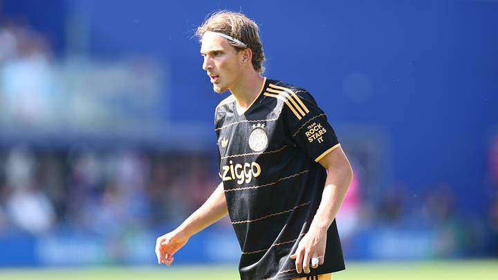 Mika Godts verlässt Ajax Amsterdam