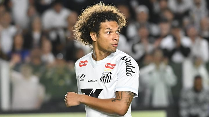 Willian Arão começou 2026 como o capitão do Santos 