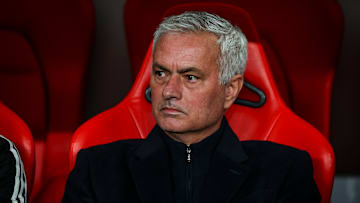 Kehrt José Mourinho zum FC Chelsea zurück? Kehrt José Mourinho zum FC Chelsea zurück?