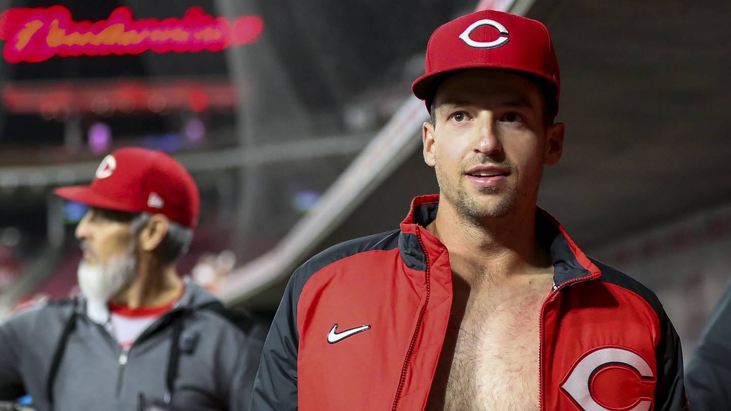 Reds: 3 options to replace Kyle Farmer at third base in 2023