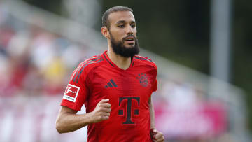 Noussair Mazraoui steht vor dem Abflug.