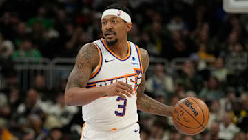 Phoenix Suns v Milwaukee Bucks