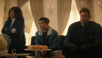 The Umbrella Academy. (L to R) Emmy Raver-Lampman as Allison Hargreeves, Elliot Page as Viktor Hargreeves, Tom Hopper as Luther Hargreeves in episode 403 of The Umbrella Academy. Cr. Christos Kalohoridis/Netflix © 2024