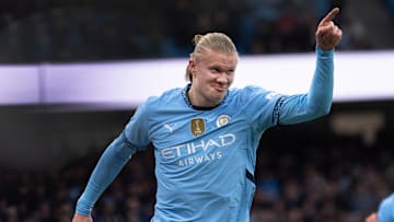 Haaland em ação pelo Manchester City