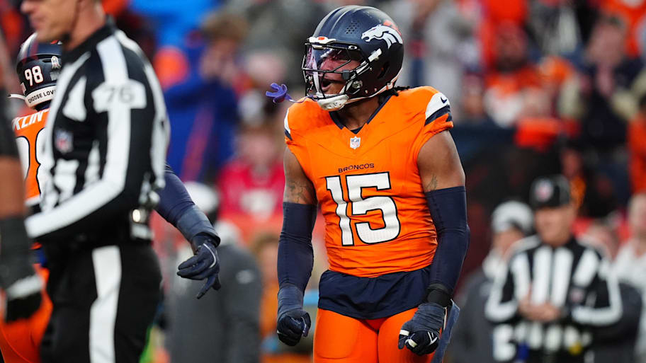 Examining Broncos OLB Nik Bonitto