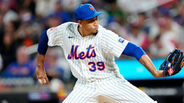 New York Mets pitcher Edwin Diaz (39) pitches in relief, Tuesday, August 26, 2025.