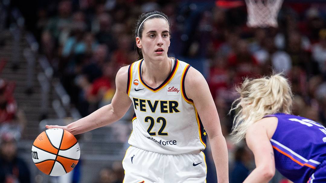 Indiana Fever guard Caitlin Clark (22) 