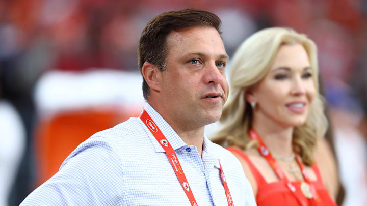 Aug 9, 2025; Glendale, Arizona, USA; Kansas City Chiefs general manager Brett Veach against the Arizona Cardinals during a preseason NFL game at State Farm Stadium. Mandatory Credit: Mark J. Rebilas-Imagn Images Aug 9, 2025; Glendale, Arizona, USA; Kansas City Chiefs general manager Brett Veach against the Arizona Cardinals during a preseason NFL game at State Farm Stadium. Mandatory Credit: Mark J. Rebilas-Imagn Images
