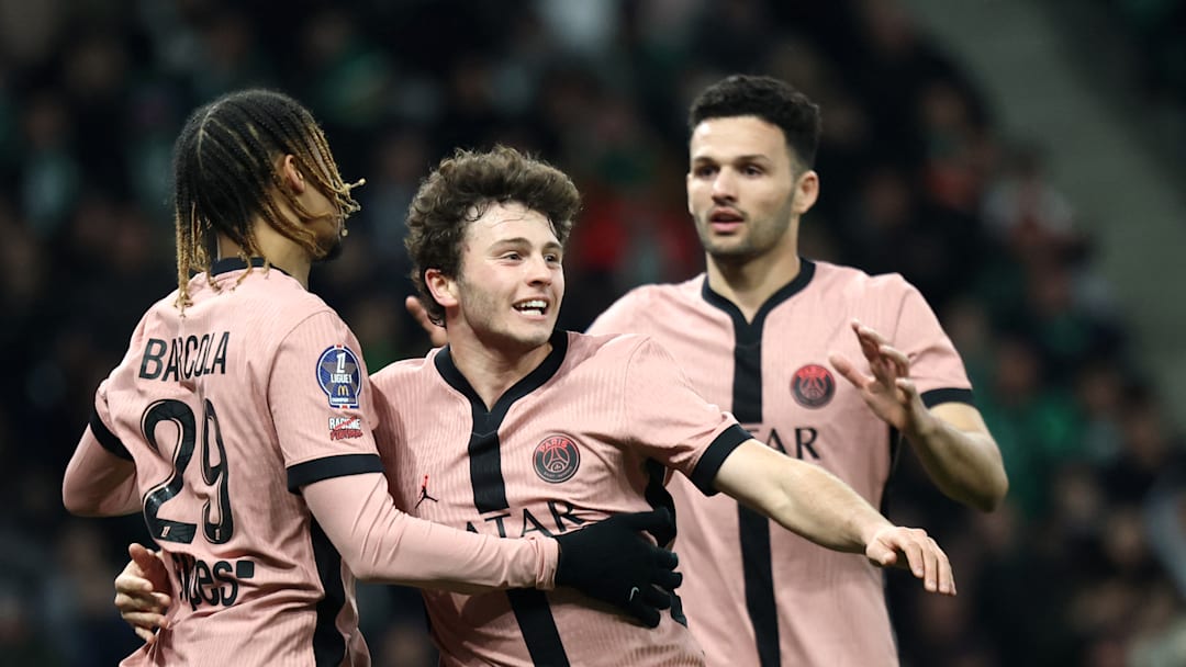FBL-FRA-LIGUE1-SAINT-ETIENNE-PSG