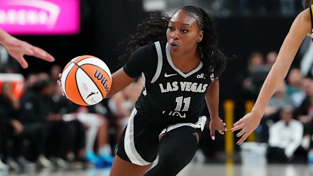 As a rookie, former Chicago Sky guard Dana Evans was a part of the Chicago Sky's WNBA title win in 2021. 