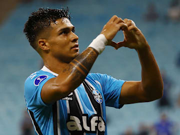Matías Arezo, do Grêmio, tem contrato com o Peñarol até dezembro de 2025
