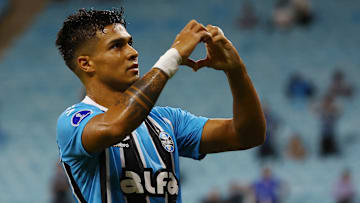 Uruguaio rende pouco desde que chegou à Arena