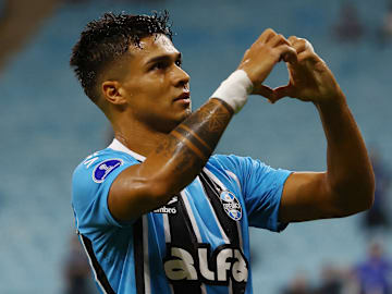 Uruguaio rende pouco desde que chegou à Arena