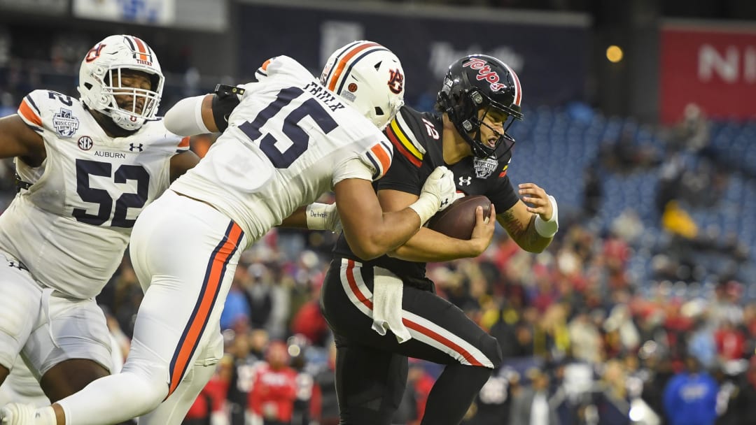 Big things are expected of Auburn Tigers defensive lineman Keldric Faulk