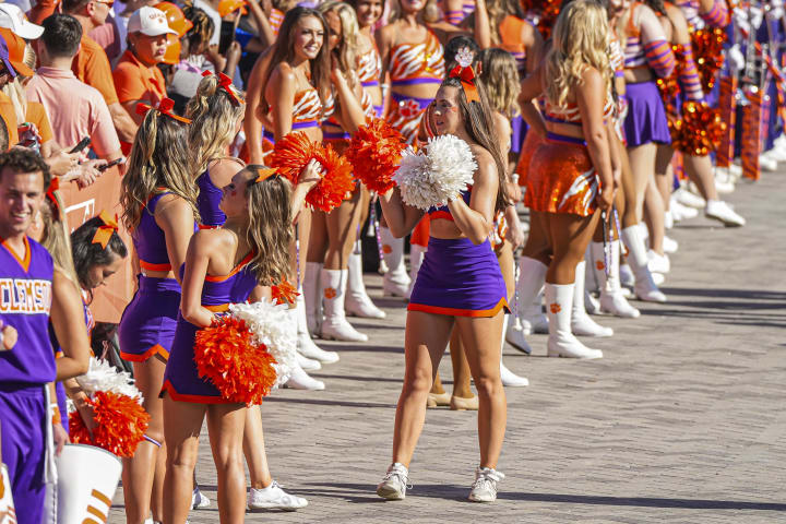 Clemson cheerleaders