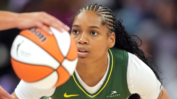 Jun 29, 2025; San Francisco, California, USA; Seattle Storm guard Zia Cooke (7) defends against the Golden State Valkyries during the third quarter at Chase Center. Mandatory Credit: Darren Yamashita-Imagn Images