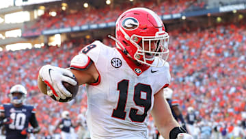 Georgia Bulldogs tight end Brock Bowers (19)