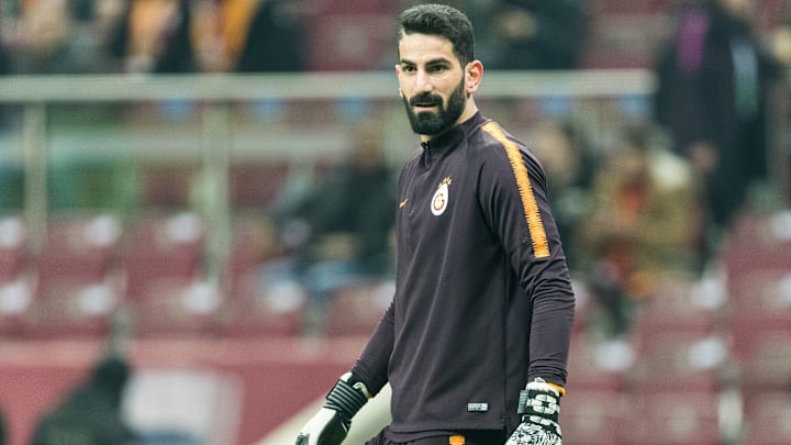İsmail Çipe maç önü ısınmada İsmail Çipe maç önü ısınmada