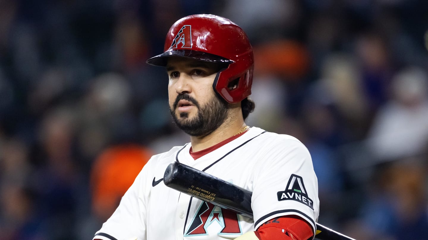 Mariners' Team Plane Made Special Move for Eugenio Suarez After Blockbuster Trade