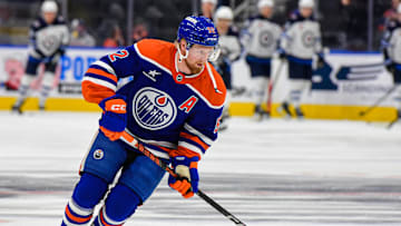 Winnipeg Jets v Edmonton Oilers