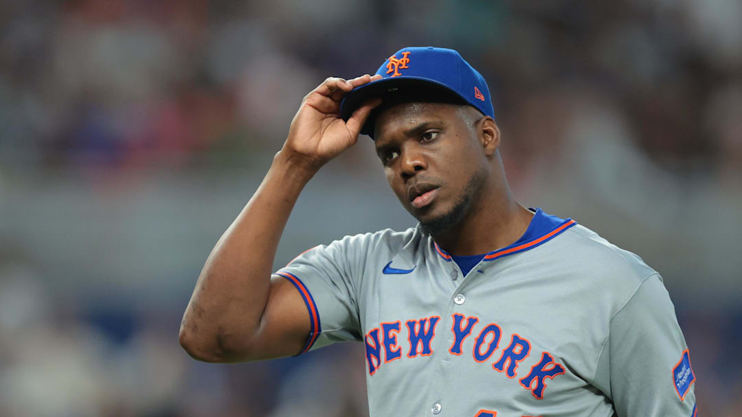 Sep 28, 2025; Miami, Florida, USA; New York Mets relief pitcher Huascar Brazoban (43) exits the game against the Miami Marlins during the third inning at loanDepot Park. Mandatory Credit: Sam Navarro-Imagn Images