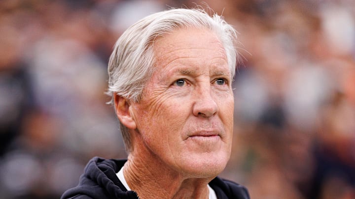 Denver Broncos v Las Vegas Raiders - NFL 2025