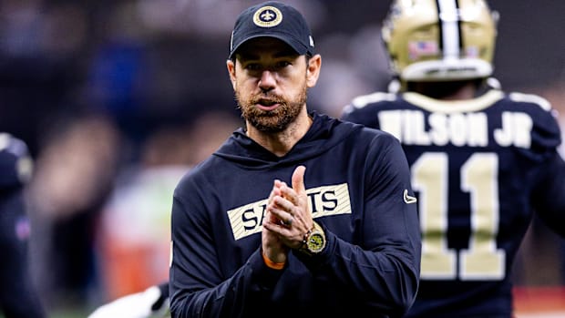 New Orleans Saints offensive coordinator Klint Kubiak reacts against the Carolina Panthers 