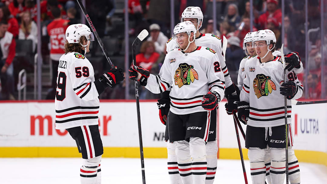 Chicago Blackhawks v Detroit Red Wings
