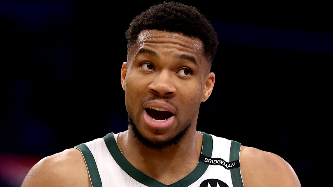 Milwaukee Bucks v Los Angeles Lakers