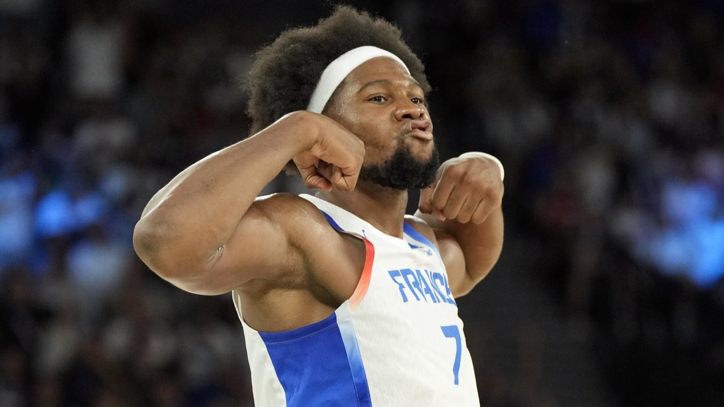 La star française Guerschon Yabusele a envoyé un message aux Celtics après avoir atteint le match pour la médaille d’or