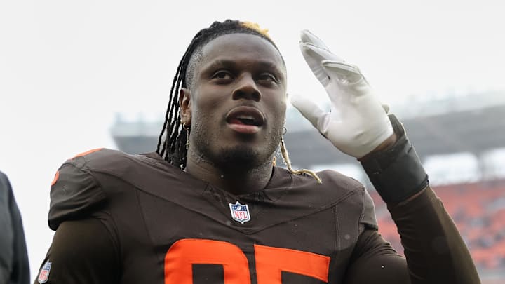 Dec 7, 2025; Cleveland, Ohio, USA; Cleveland Browns tight end David Njoku (85) walks off the field after the game against the Tennessee Titans at Huntington Bank Field. 