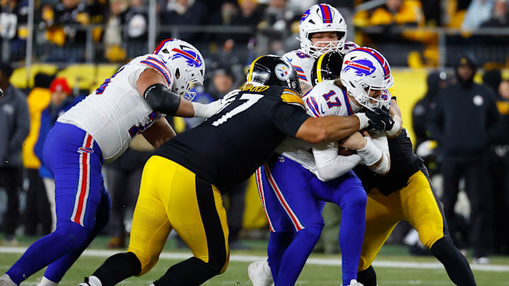 Buffalo Bills v Pittsburgh Steelers