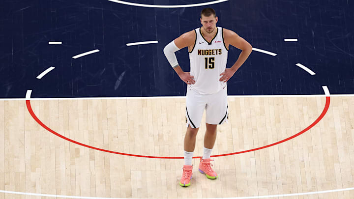 Nikola Jokić, de los Denver Nuggets, se ha convertido en el paradigma del estilo europeo.