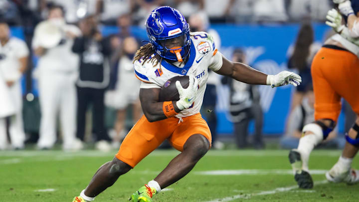 Ashton Jeanty might rate as the draft's best back and the Bears will have him visit Halas Hall but there's reason to see it as cover for seeking a draft day trade. Ashton Jeanty might rate as the draft's best back and the Bears will have him visit Halas Hall but there's reason to see it as cover for seeking a draft day trade.