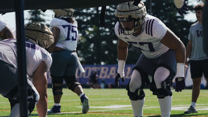 Enokk Vimahi has earned a UW starting job at right offense guard. 