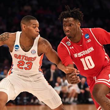 Former Wisconsin Badgers star Nigel Hayes-Davis is signing a one-year deal with the Phoenix Suns.