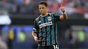 Javier 'Chicharito' Hernández logró un doblete con El Galaxy, sin embargo, fueron derrotados por el Sporting Kansas City.
