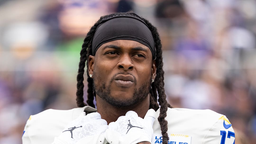 Davante Adams of the Los Angeles Rams on the sidelines